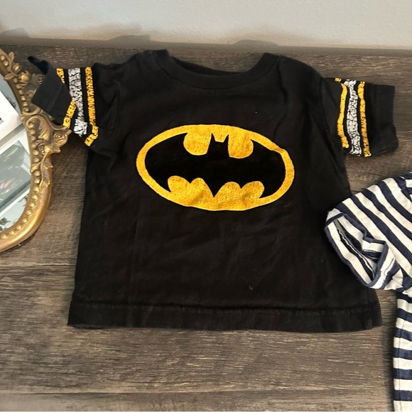 12 Month Bundle Set Batman Shirt, Green Stripped Shirt, Shorts - Picture 2 of 4